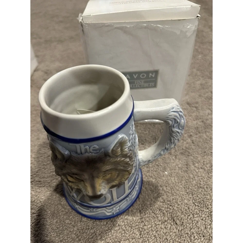 The Gray Wolf Stein American Animal Series Tom O'Brien 2000 3D Avon Limited
